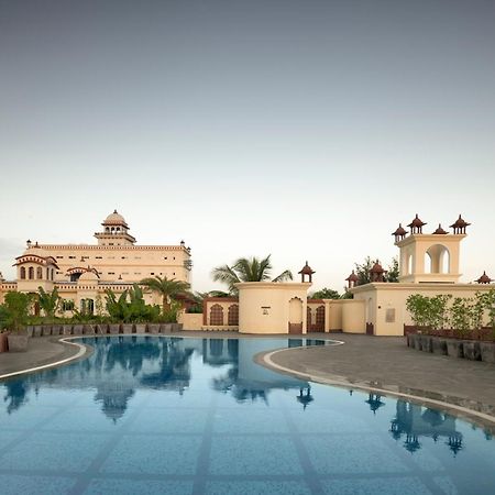 Uday Palace Navsari, A Member Of Radisson Individuals Exterior photo