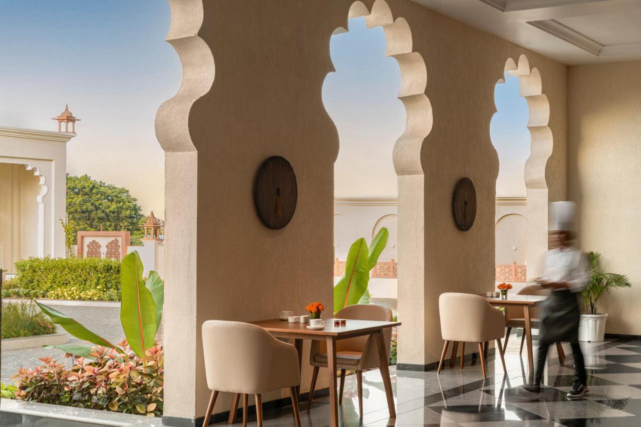Uday Palace Navsari, A Member Of Radisson Individuals Exterior photo