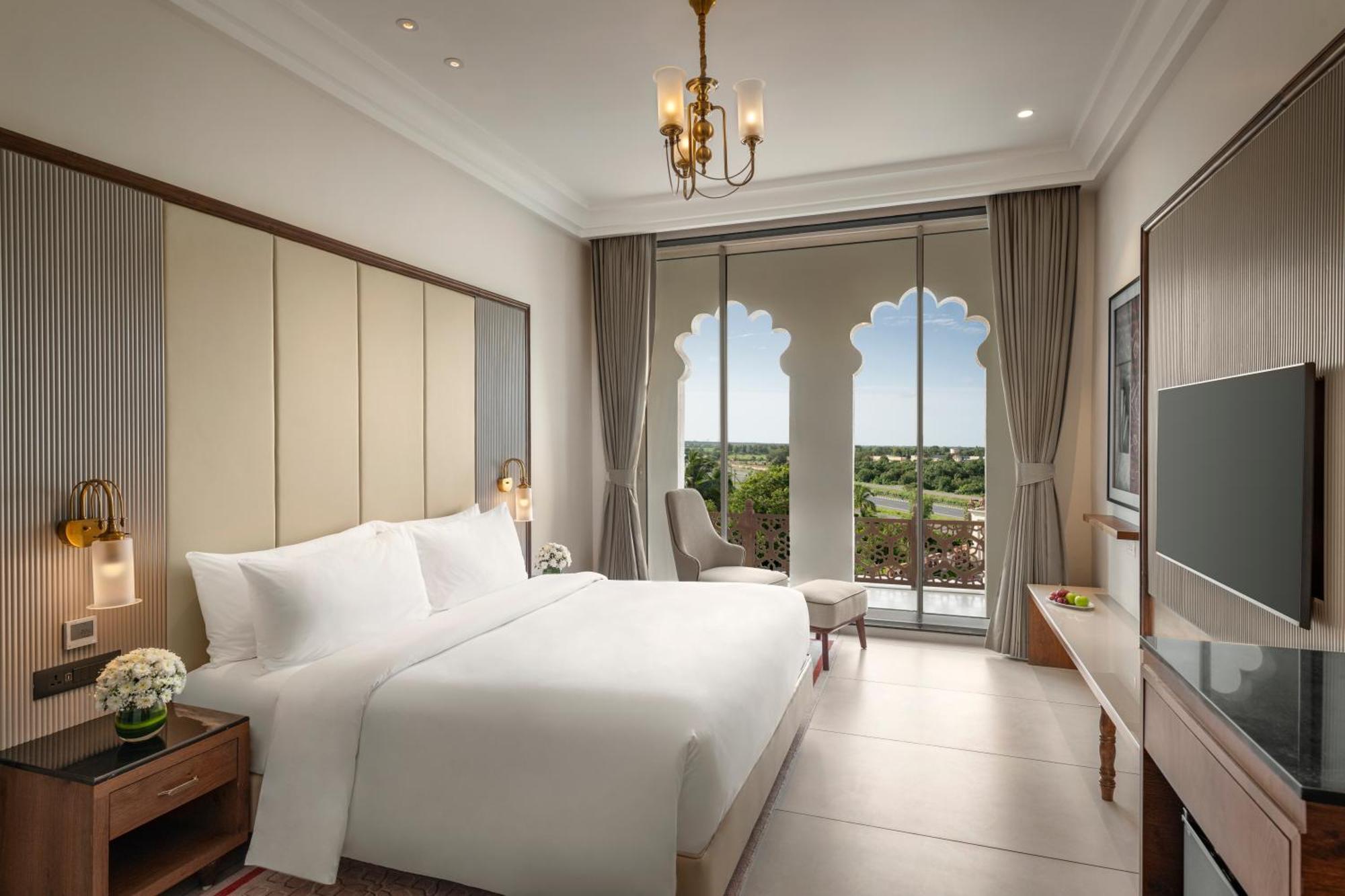 Uday Palace Navsari, A Member Of Radisson Individuals Exterior photo